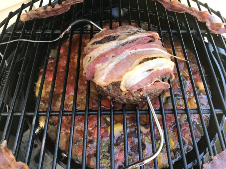 Smoked-over-the-Top-Chili-on-the-Big-Green-Egg-Ready-to-Pull-1